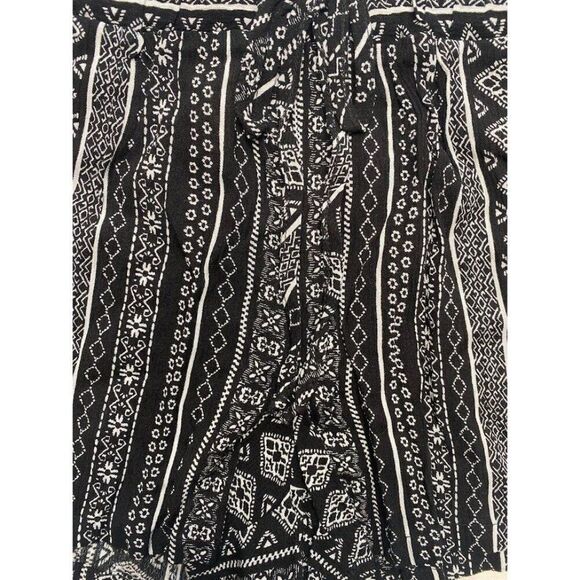 BeBop Shorts Juniors' XS Black White Pockets Comfort Soft Faux-Drawstring NEW - Picture 3 of 12